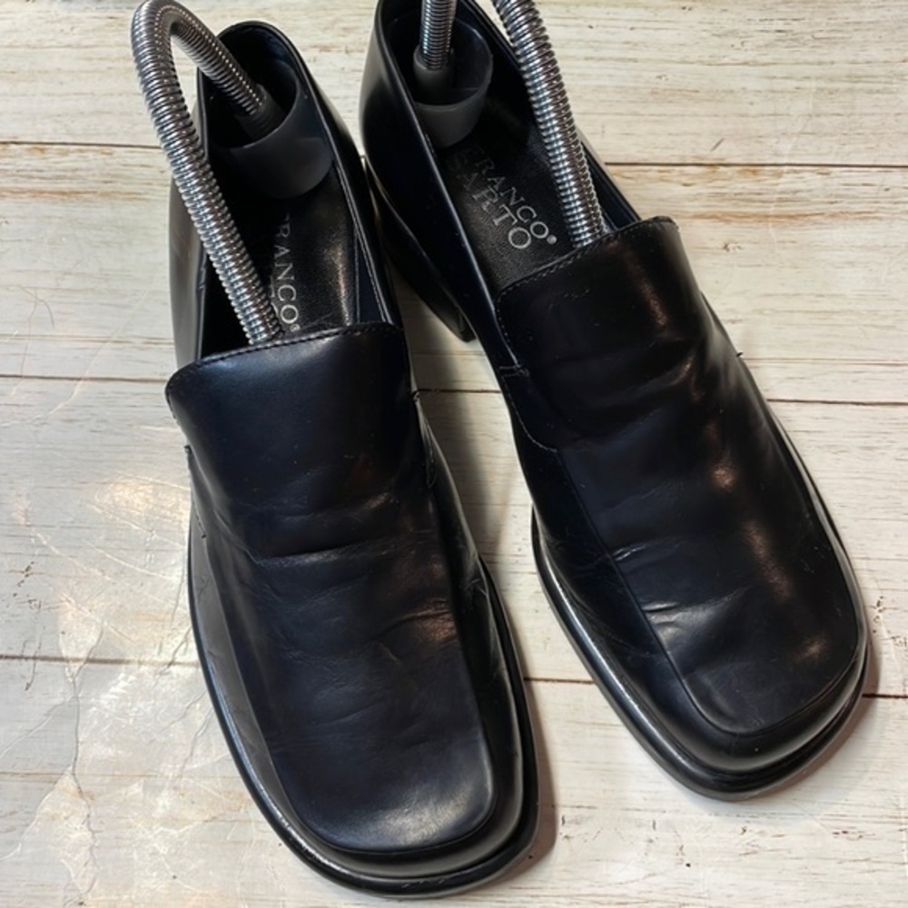 Franco Sarto women’s black leather classic loafers. Size 6.5.